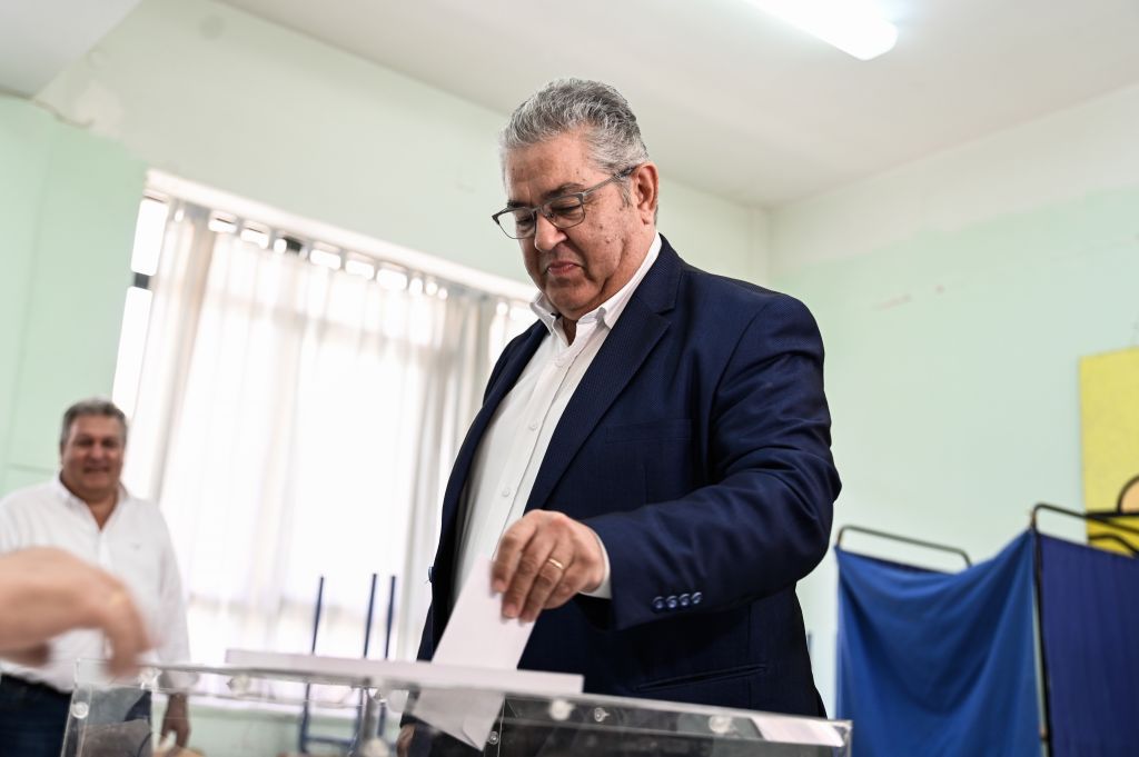 Ο γ.γ. του ΚΚΕ: Πήγε να ψηφίσει και δεν του έδωσαν… το ψηφοδέλτιο του κόμματός του – «Θα γίνουμε viral»