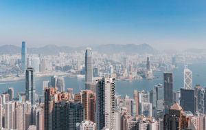 Γιατί αδειάζουν οι ουρανοξύστες στο Χονγκ Κονγκ 