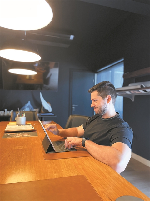 «Πολλοί κοιτάνε, λίγοι βλέπουν»