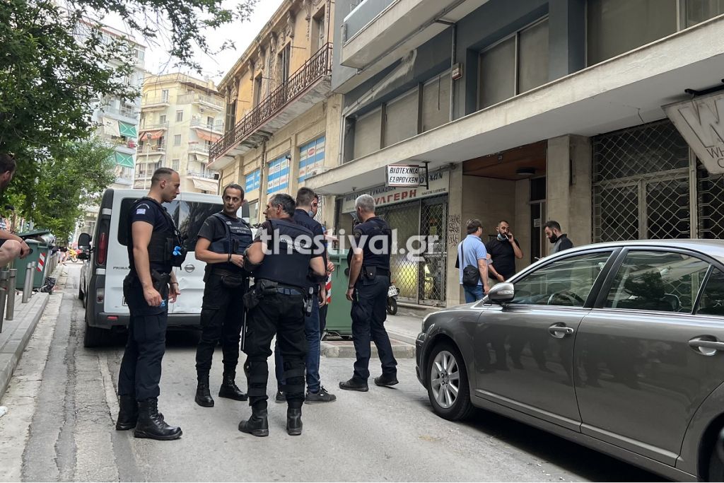 Θεσσαλονίκη: Νεκρός άνδρας σε δώμα – Είχε τραύμα από μαχαίρι | tanea.gr