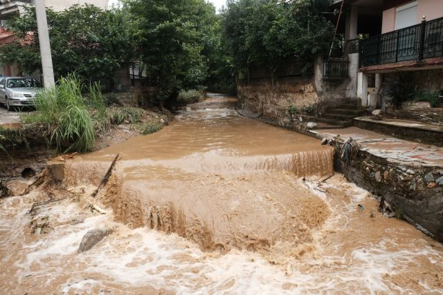 Καιρός: Εικόνες χάους από την κακοκαιρία – Δύο φορές το νερό όλου του Ιουνίου σε λίγες ώρες στη Θεσσαλονίκη
