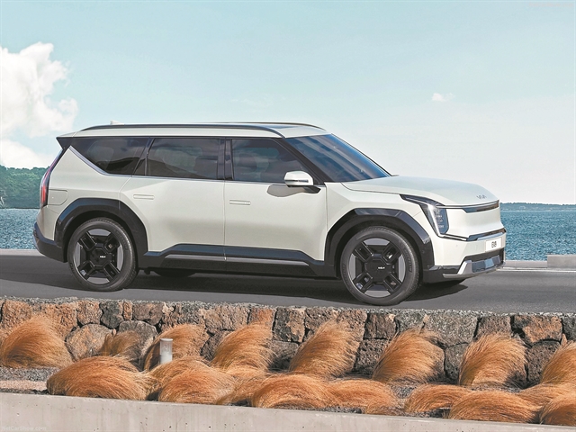 KIA EV9: ΠΡΕΜΙΕΡΑ ΓΙΑ ΤΟ  ΗΛΕΚΤΡΙΚΟ ΜΕ ΤΗΝ… ΤΟΥΡΜΠΟ ΦΟΡΤΙΣΗ