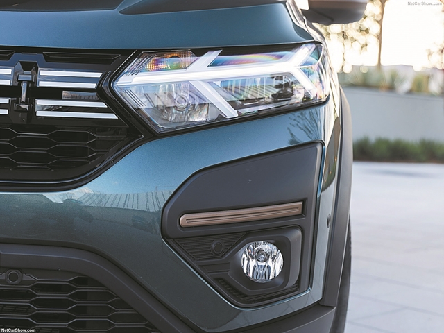 ΚΑΙ ΤΟ SANDERO ΣΤΗΝ ΠΡΙΖΑ