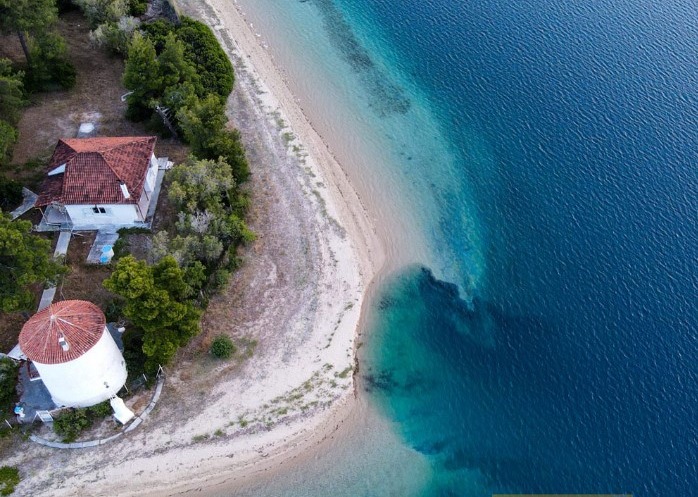 Σεισμός στην Αταλάντη: «Βυθίστηκε» παραλία της Β. Εύβοιας