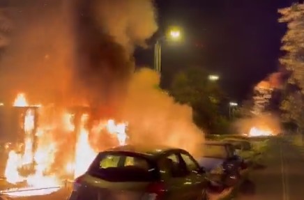 Ξανά στις φλόγες το Παρίσι μετά τις σφαίρες αστυνομικών κατά 17χρονου