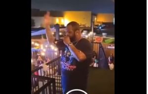 Big Pokey: Καταρρέει στη σκηνή και χάνει τη ζωή του