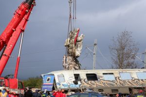 Απουσία συστημάτων ασφαλείας και ανθρώπινα λάθη – Τι αναφέρει το πόρισμα για τα Τέμπη
