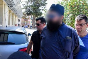 Τι λέει ο πατέρας του 12χρονου που δέχτηκε το χυδαίο βίντεο από τον ιερέα στο Ναύπλιο