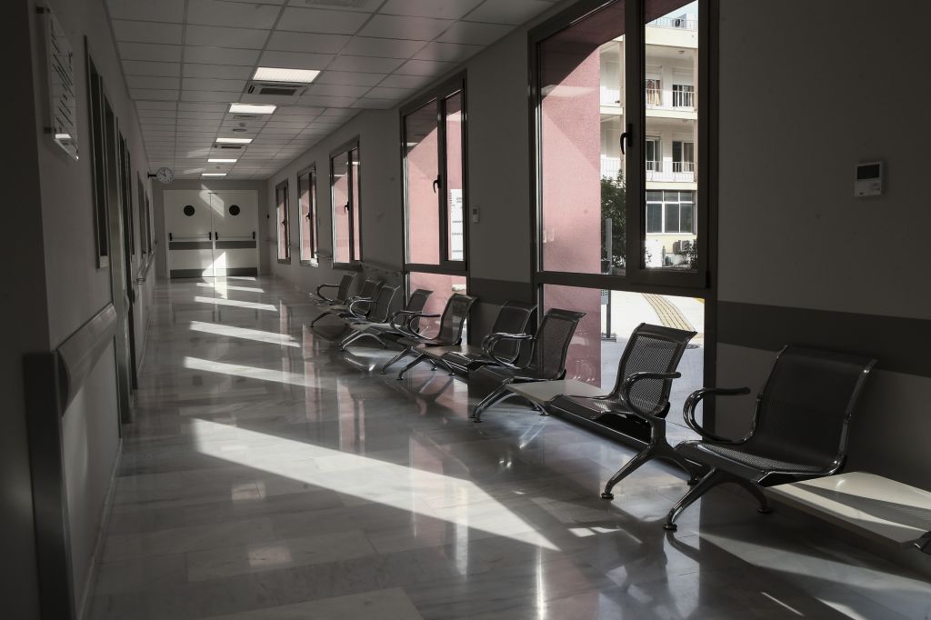 «Ξύπνησε» η 40χρονη νηπιαγωγός στην Κρήτη – Είχε χάσει τις αισθήσεις της μετά από επίσκεψη σε οδοντιατρείο | tanea.gr