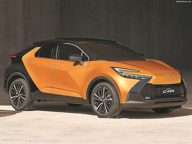 ΣΕ ΤΡΟΧΙΑ ΑΝΑΒΑΘΜΙΣΗΣ Η ΤΟΥΟΤΑ C-HR