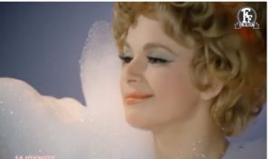 Φίνος Φιλμ: Το ξεχωριστό βίντεο για την Παγκόσμια Ημέρα Αφρόλουτρου