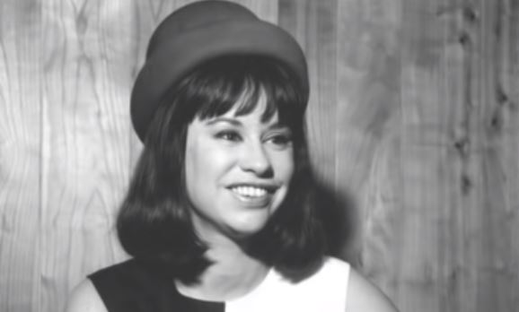 Πέθανε το «Κορίτσι από την Ιπανέμα», η Αστρουντ Ζιλμπέρτο – Η ιστορία πίσω από το τραγούδι