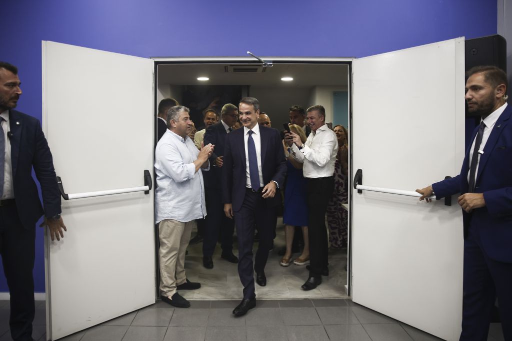 Κυριαρχία της ΝΔ με 158 έδρες – Η ορκωμοσία της νέας κυβέρνησης