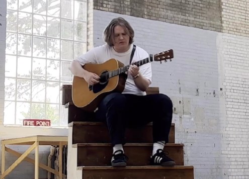 Ανησυχία για την υγεία του Λιούις Καπάλντι: Ακυρώνει συναυλίες