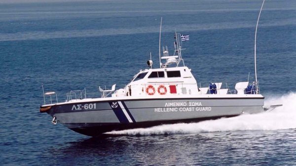 Ανατροπή σκάφους με μετανάστες ανοιχτά της Πύλου – Περισυνελέγησαν τουλάχιστον 80 άνθρωποι