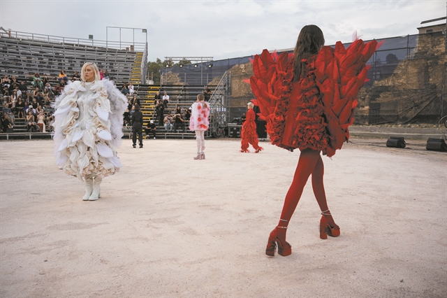 Σενάρια που πλέκει η πλήξη