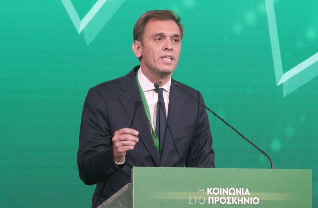 Με καθυστέρηση μίας ημέρας, ο Μητσοτάκης αποσύρει τον «μαρτυριάρη» Πνευματικό | tanea.gr Με καθυστέρηση μίας ημέρας, ο Μητσοτάκης αποσύρει τον «μαρτυριάρη» Πνευματικό | tanea.gr