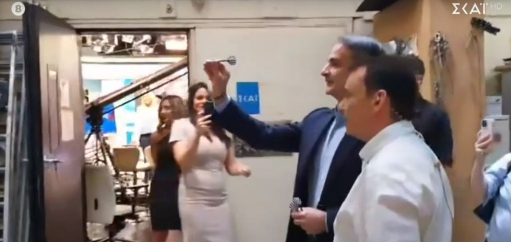 Κυριάκος Μητσοτάκης: Το backstage της συνέντευξης στον ΣΚΑΪ