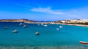 Τουρισμός: «Χρυσάφι» οι διακοπές στα νησιά για τους Έλληνες – Πόσα θα πληρώσει μια οικογένεια