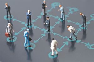 Η κοινωνική Αριστερά απέναντι στην κοινωνία