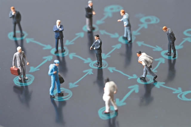 Η κοινωνική Αριστερά απέναντι στην κοινωνία