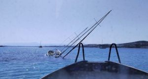 Επιχείρηση διάσωσης στην Πάρο – Βυθίζεται ιστιοφόρο