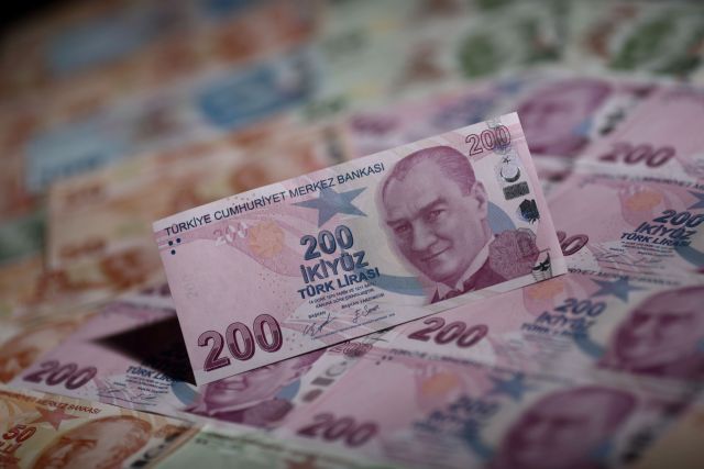 Τουρκική λίρα: Βυθίζεται σε νέα χαμηλά μετά την αύξηση των επιτοκίων της κεντρικής τράπεζας
