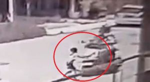 Λαμία: Συνελήφθη ο οδηγός μηχανής που παρέσυρε και κλώτσησε παιδί