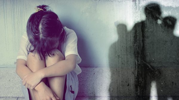 Βιασμός 12χρονης στα Σεπόλια: Σε διαφορετικό ανακριτή θα απολογηθούν οι επτά νέοι συλληφθέντες | tanea.gr
