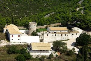Τουρίστρια στη Ζάκυνθο κατήγγειλε καλόγερο για απόπειρα βιασμού