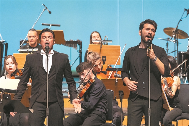 Αφιερώματα σε Σκαρίμπα και Μάνο Λοίζο