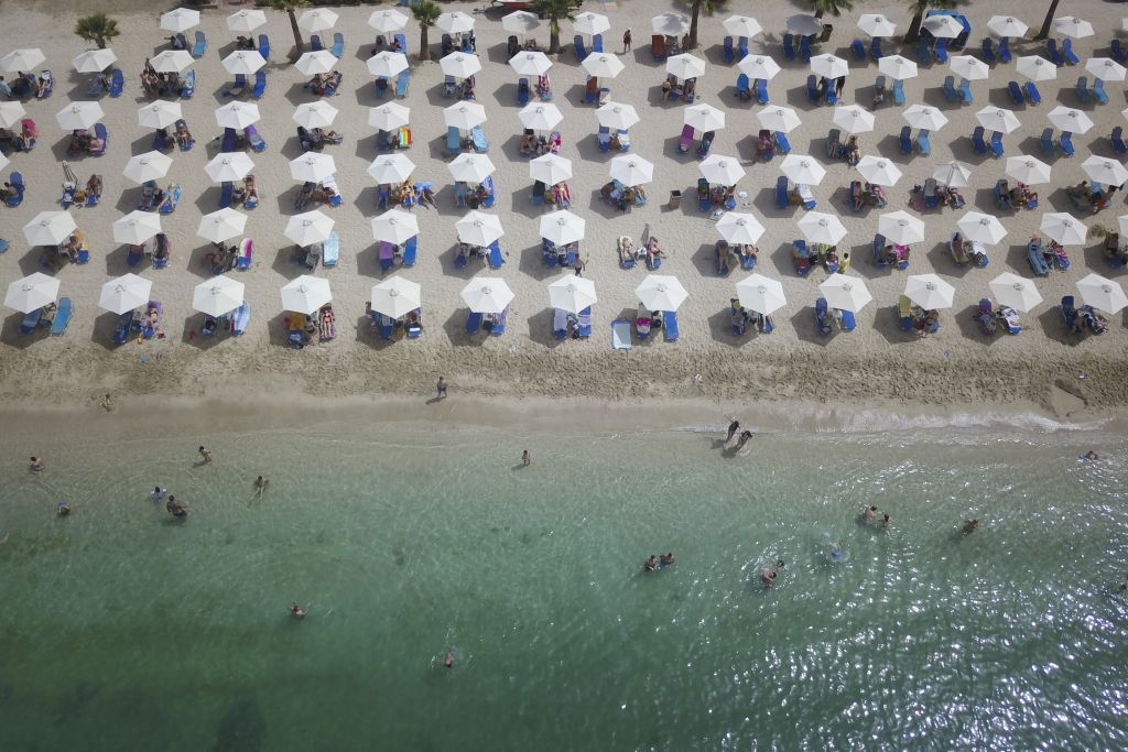 Καιρός: Ανάσα με υποχώρηση θερμοκρασίας το Σαββατοκύριακο