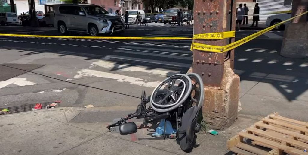 Νέα Υόρκη: Αυτοκίνητο παρέσυρε και σκότωσε γυναίκα σε αναπηρικό καροτσάκι
