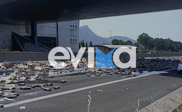 Τροχαίο με νταλίκες στην Αθηνών – Λαμίας – Γεμάτος με χλωρίνες ο δρόμος