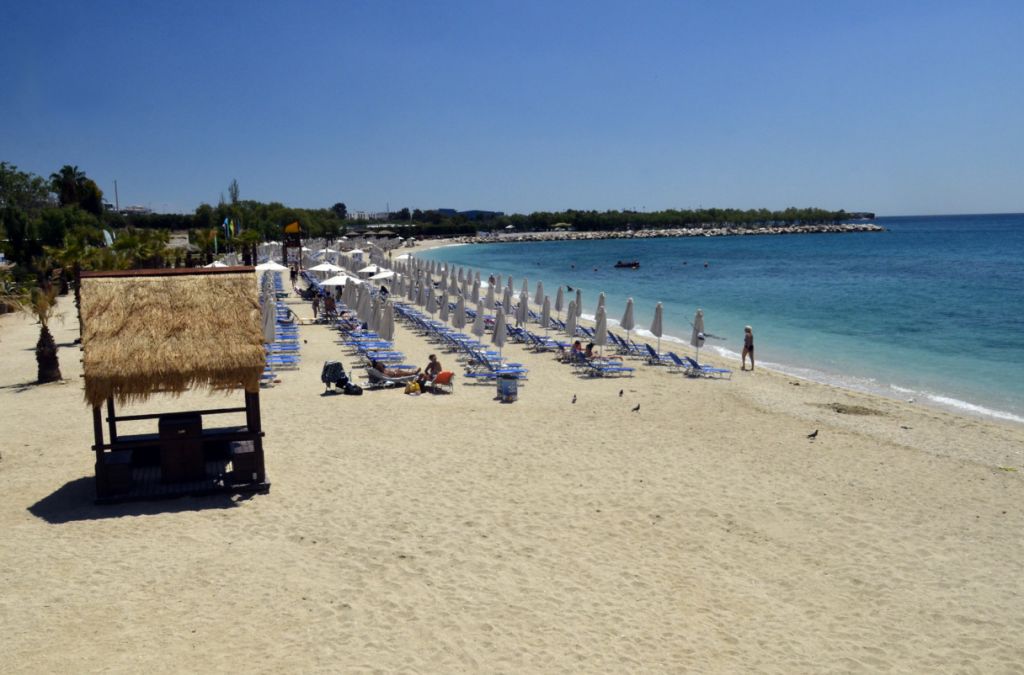 Σε ποιες παραλίες της Αττικής απαγορεύεται η κολύμβηση