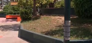 «Έχουν μουδιάσει τα χέρια μου» – Από θαύμα γλίτωσε ο 11χρονος που έπαθε ηλεκτροπληξία σε παιδική χαρά