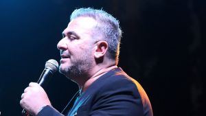 Αναστάτωση πριν τη συναυλία του Αντώνη Ρέμου στο Θέατρο Γης