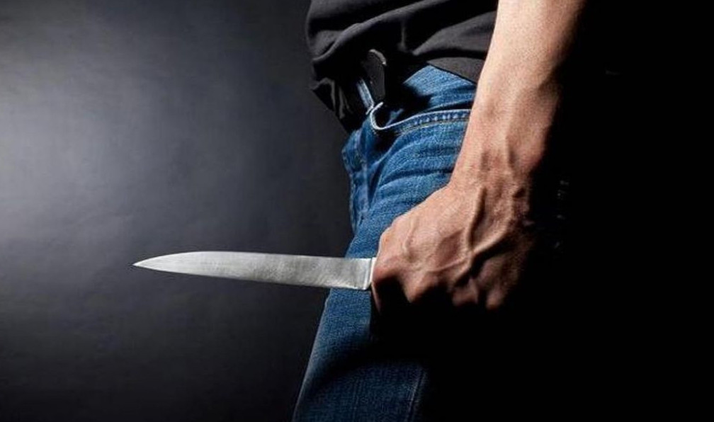 Αιματηρό επεισόδιο στο Δερβένι Κορινθίας – Λογομάχησαν και τον μαχαίρωσε στην πλάτη
