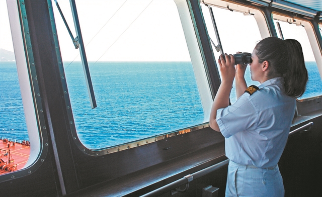 Αναζητούνται πάνω από 80.000 ναυτικοί