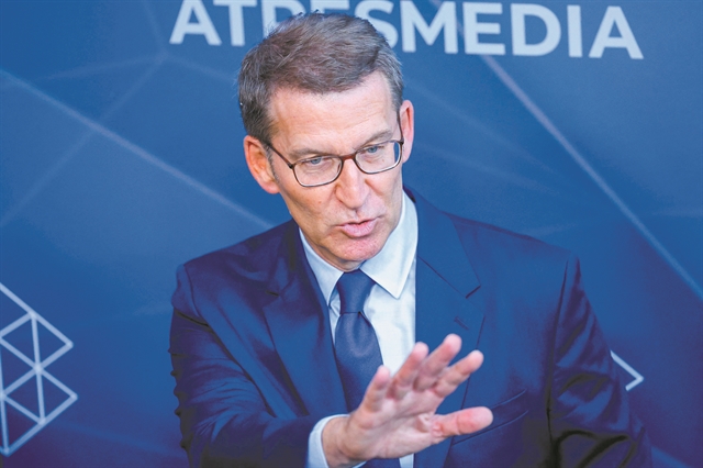 Στη σκιά ενός ναρκέμπορου ο ηγέτης του Λαϊκού Κόμματος