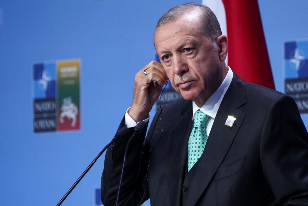 Τουρκία: Ο Ερντογάν καλεί τη Σουηδία να λάβει μέτρα για την επικύρωση της ένταξής της στο ΝΑΤΟ