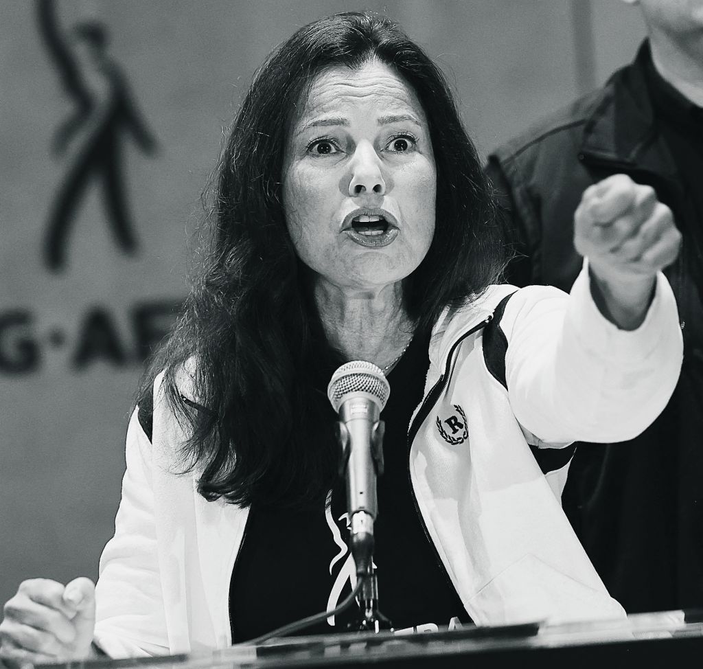 Η «Νταντά» πήρε τ’ όπλο της