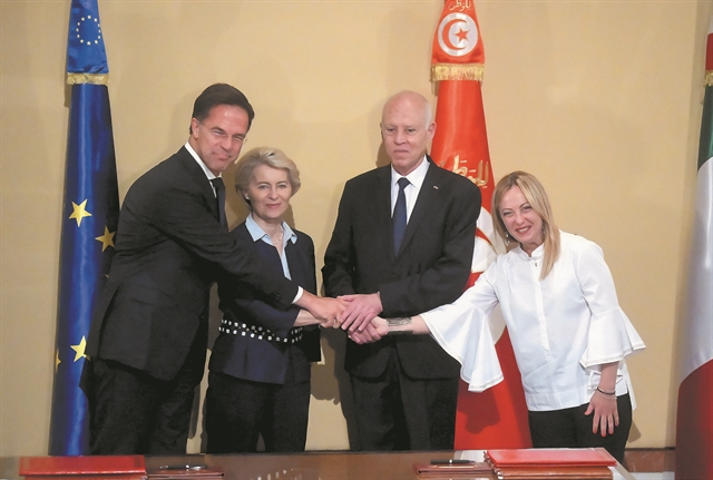 Συμφωνία ΕΕ και Τυνησίας για πρόσφυγες – μετανάστες