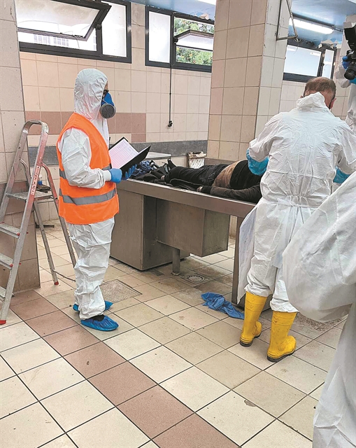 Οι εθελοντές που λύνουν τον γρίφο της ταυτοποίησης των νεκρών