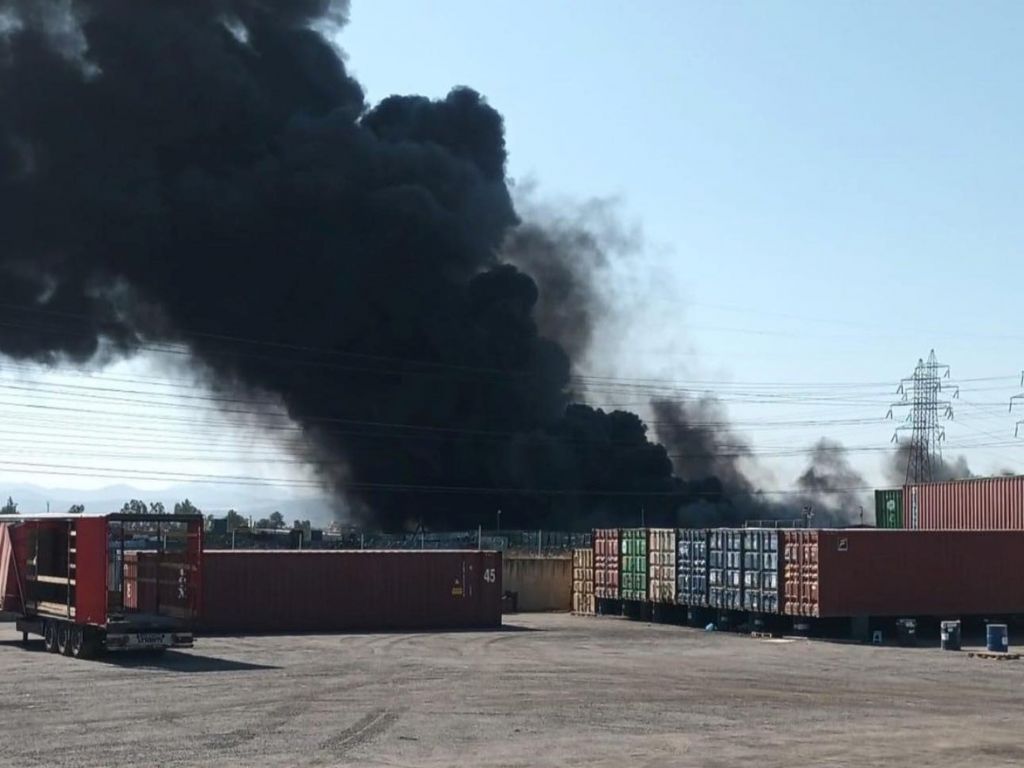 Ασπρόπυργος: Μεγάλη φωτιά σε χώρο ανακύκλωσης οχημάτων