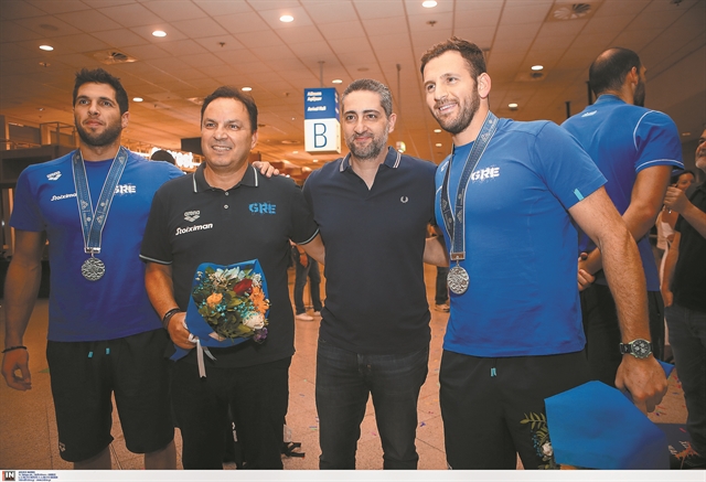 Το «Βενιζέλος» στο πόδι!