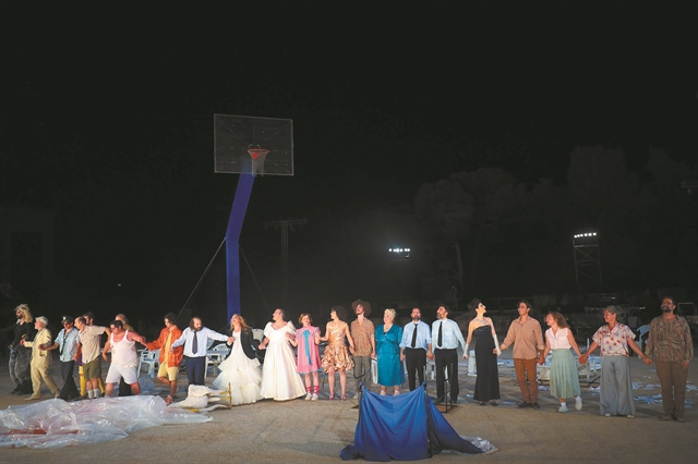 Οι «Σφήκες» που κέντρισαν και δίχασαν