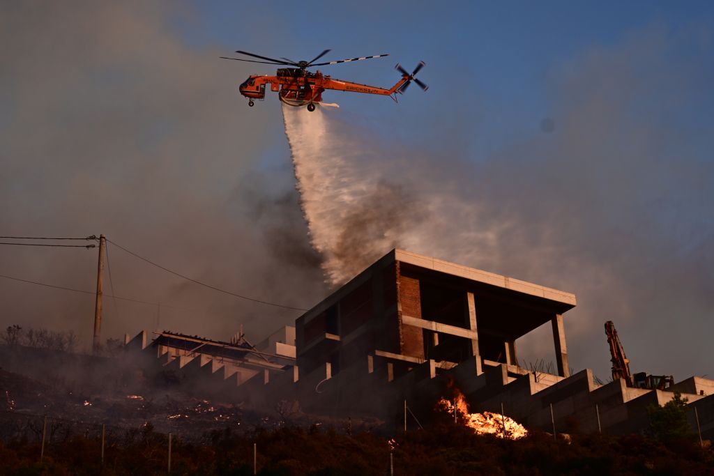 Φωτιά στην Αττική: Εικόνες του MEGA μετέδωσε το BBC