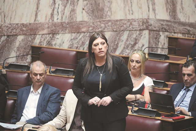 Μητσοτάκης καλεί Καμπόσο!