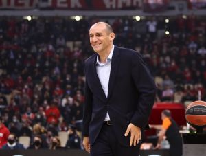 Στα γραφεία της Arcadia ο Παναγιώτης Αγγελόπουλος για τη συνάντηση με τον Σλούκα